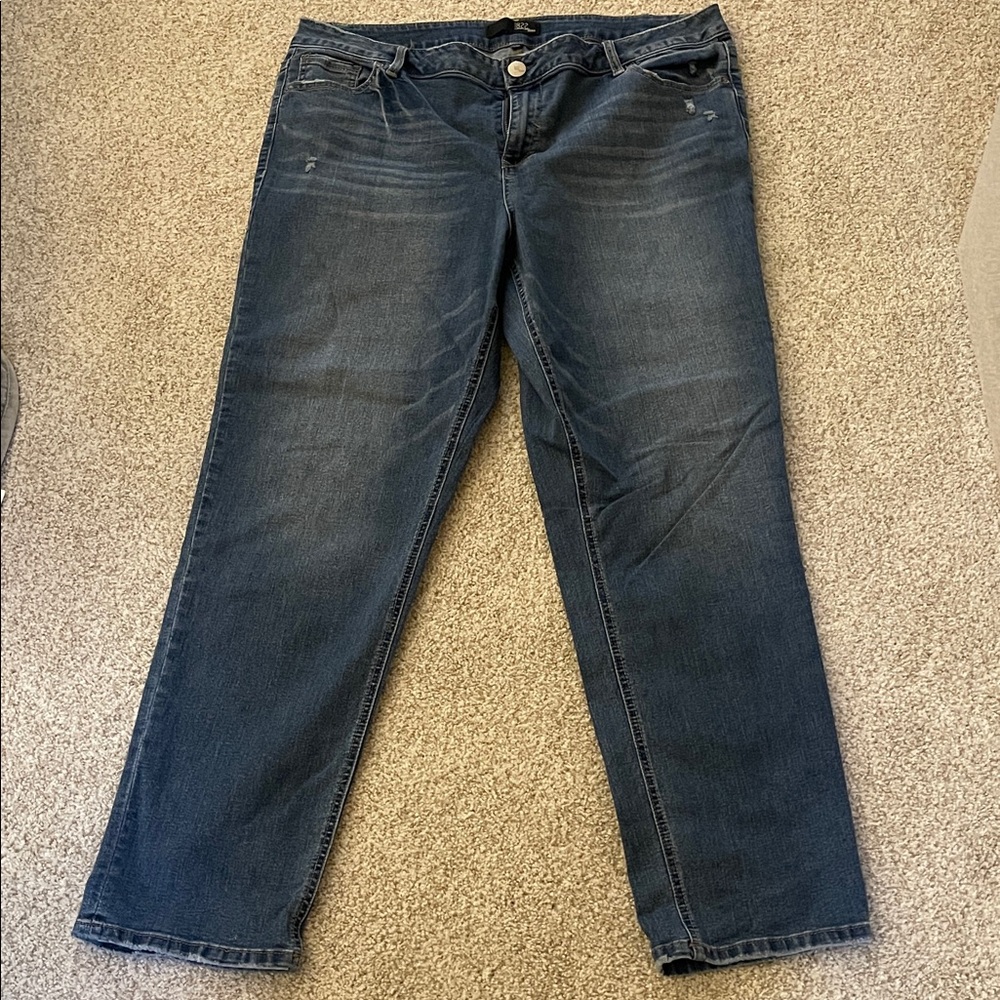 1822 Denim Women's Straight Leg Jeans in Deep Blue